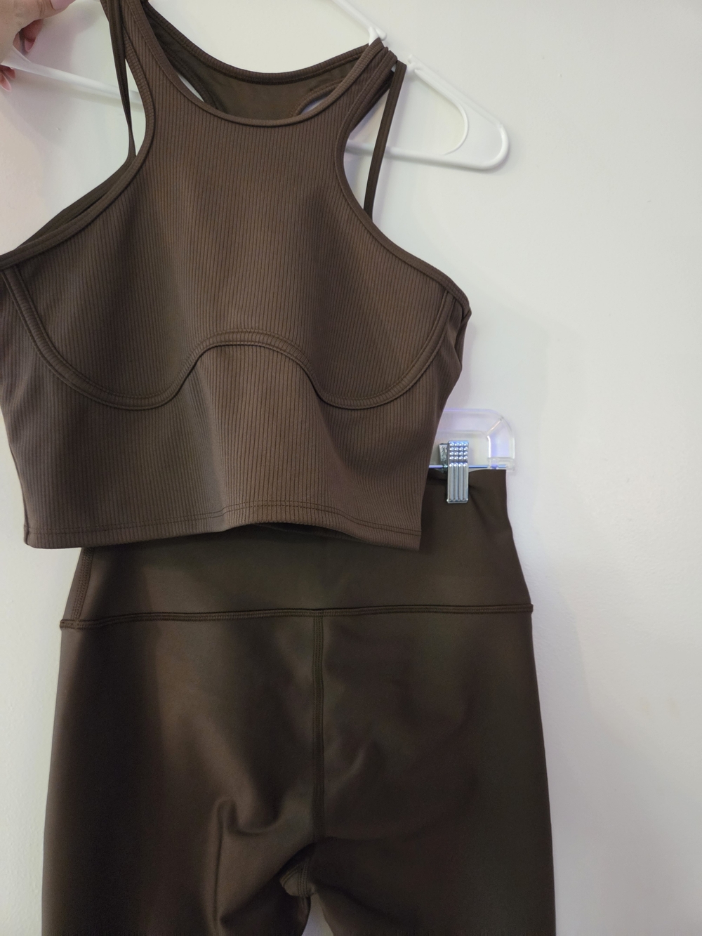 Alo Brown Activewear Set With Crisscross Back - Picture 3 of 12